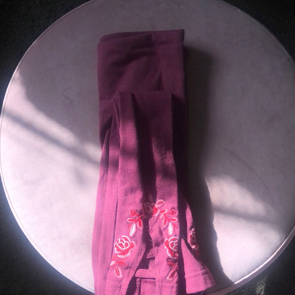 Maroon leggings